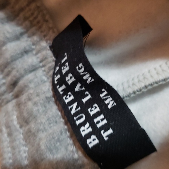 ❌SOLD❌ Brunette The Label All Over Hearts Oversized Fleece Joggers - Picture 8 of 11